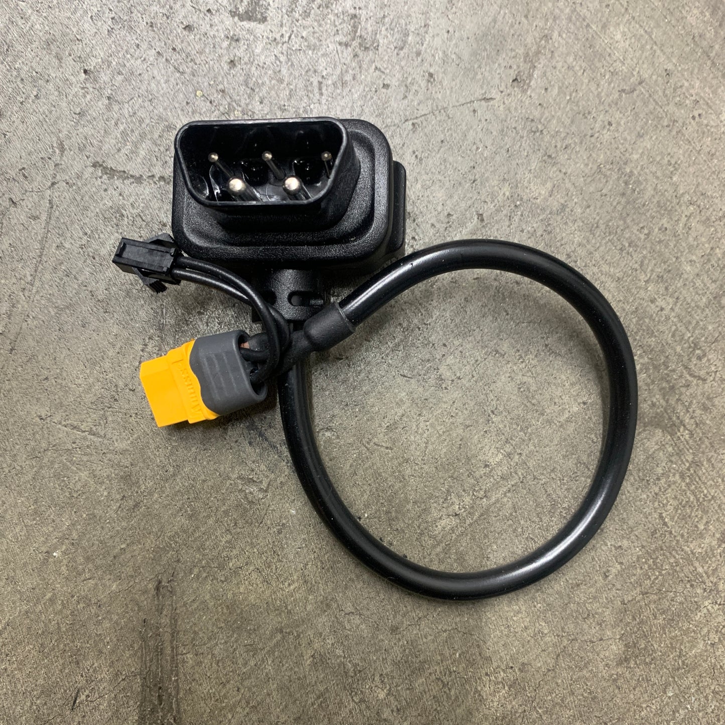 NIU Battery Connector