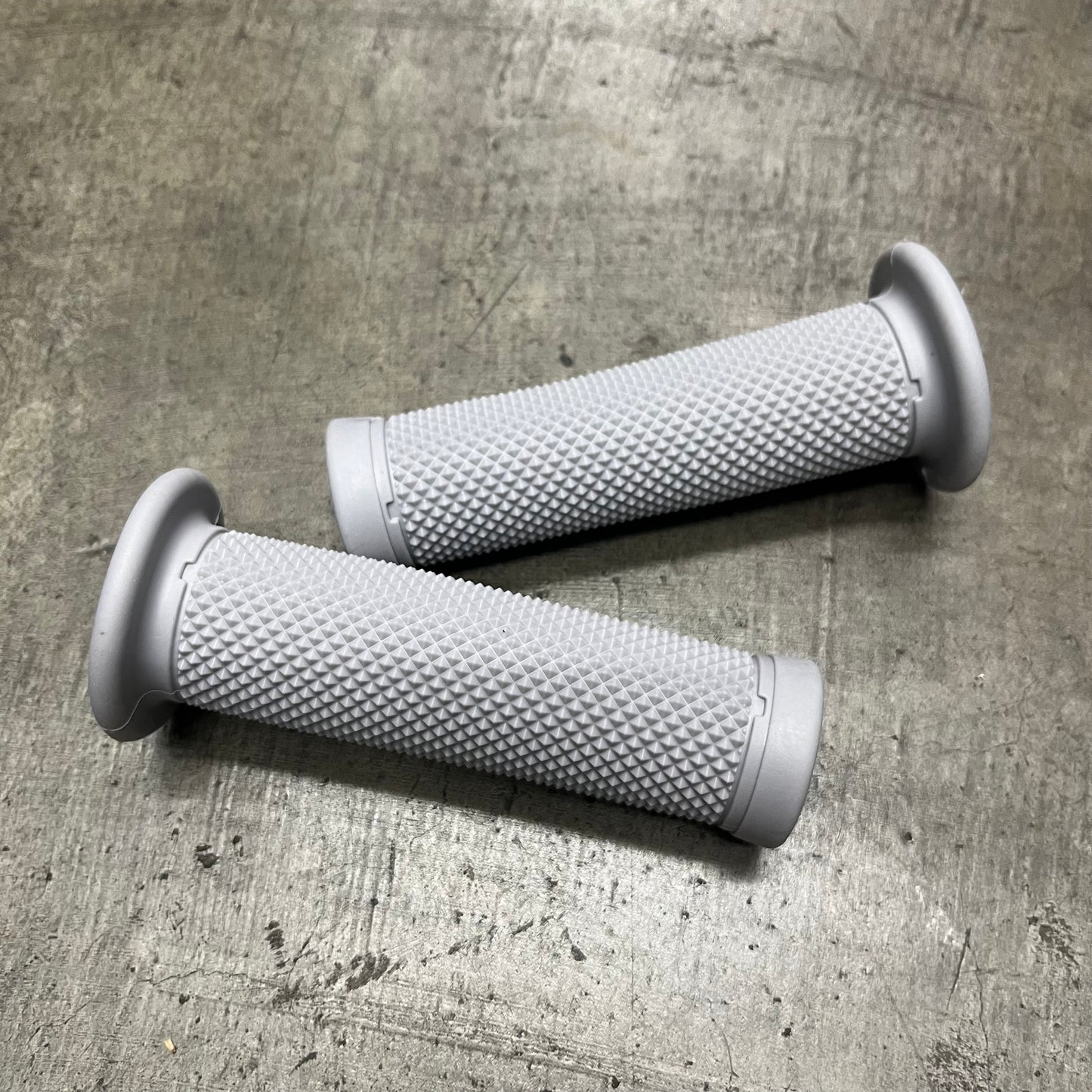 GripSavvy Handlebar Grips